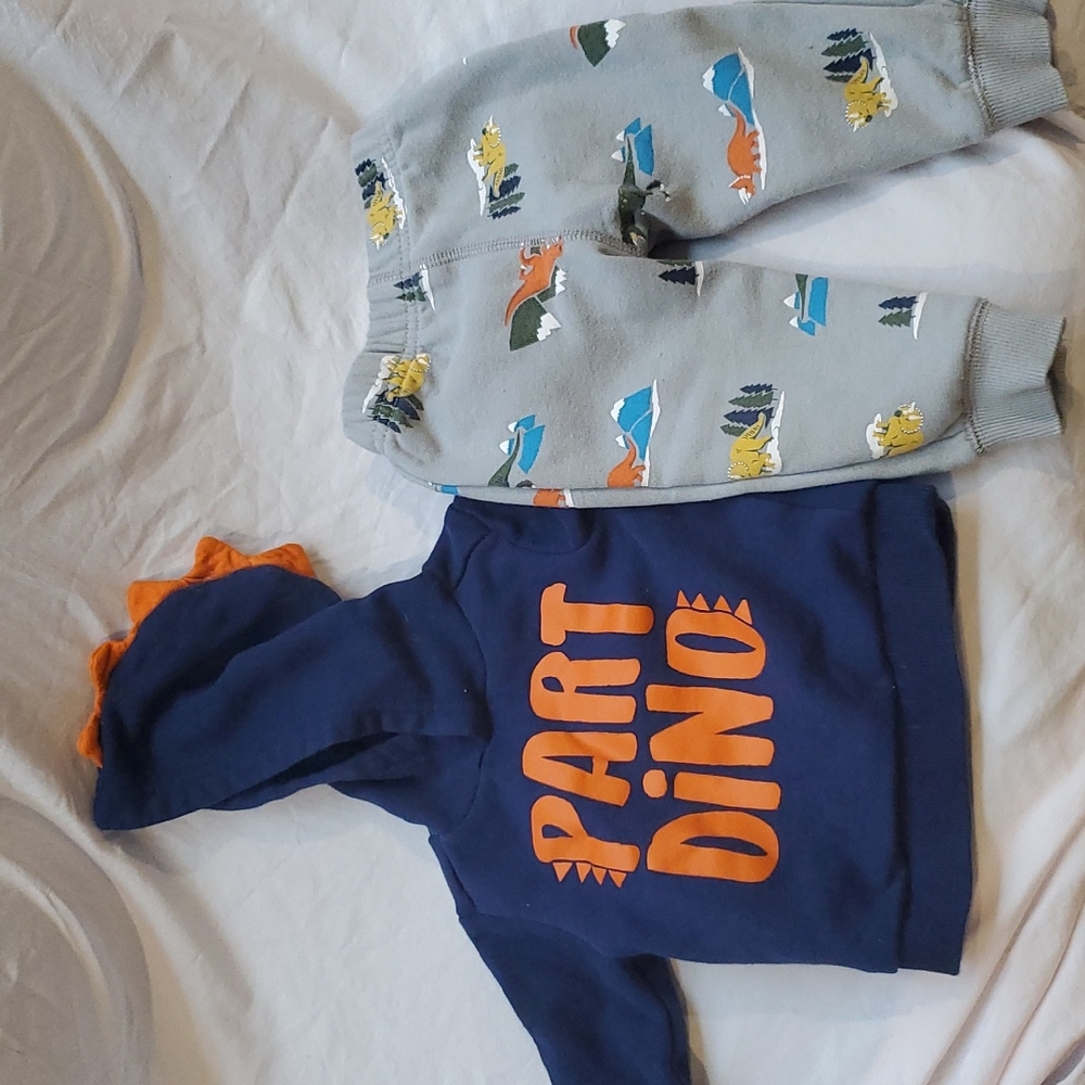 🌟3/$10 Boys Carters 12mo. Sweatpants and hoodie outfit